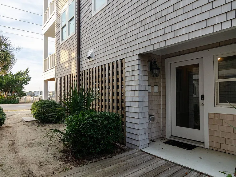 216 S Lumina Ave #B — Photo 17