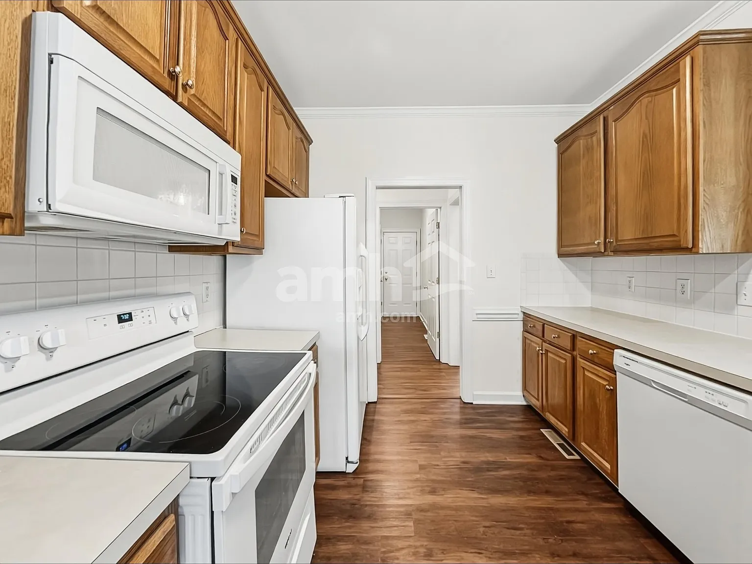 3 bed, 2.0 bath, 1789 sqft, $2,125 — Photo 3