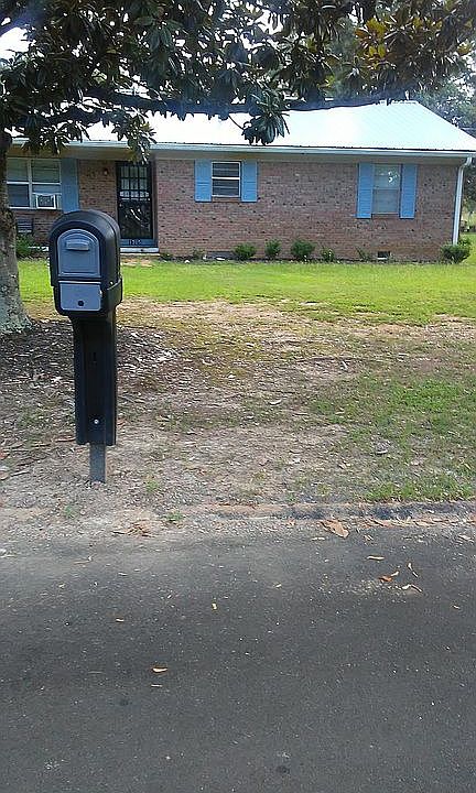 2nd image of 1705 Meadows Dr
