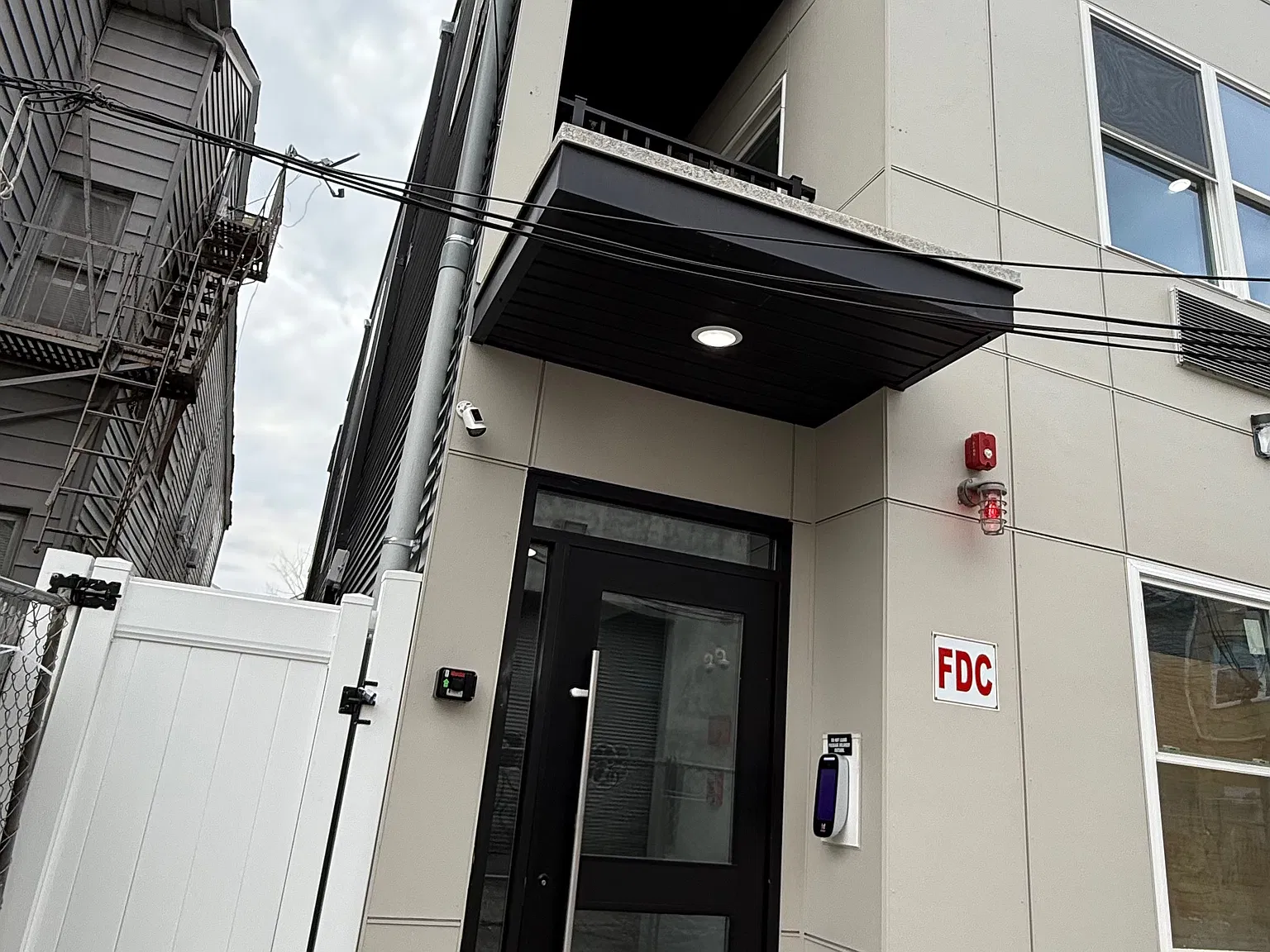 8 Lake St — Photo 3