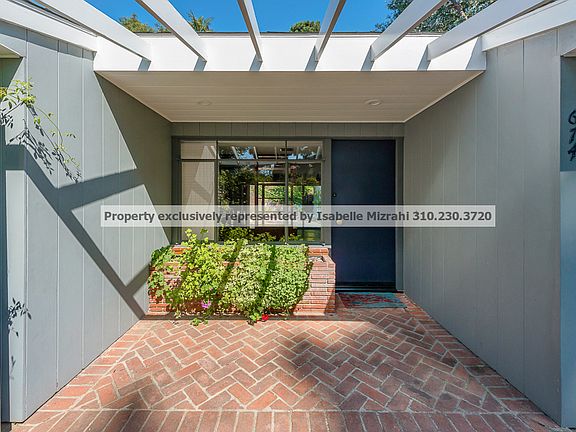 3rd image of 674 Kingman Ave