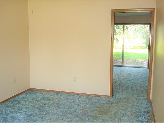 2nd image of 225 SW 62nd St