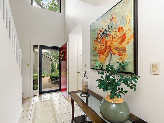 4th image of 404 Shoreline Rd #298