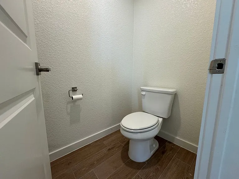1410 Cedar River Ln — Photo 35