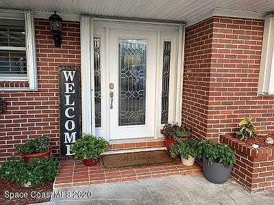 3rd image of 635 Poinsetta Dr