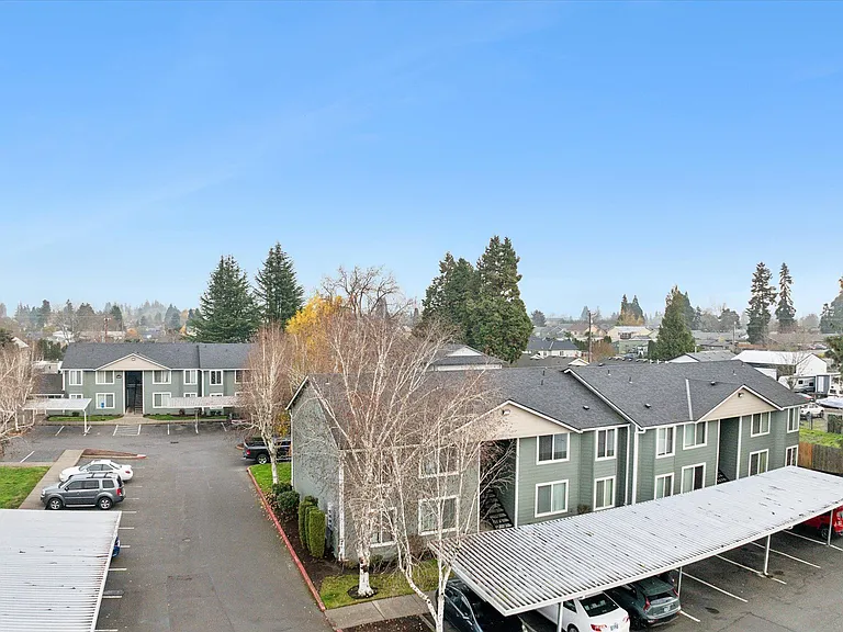 Oak Park Village Apartments — Photo 6