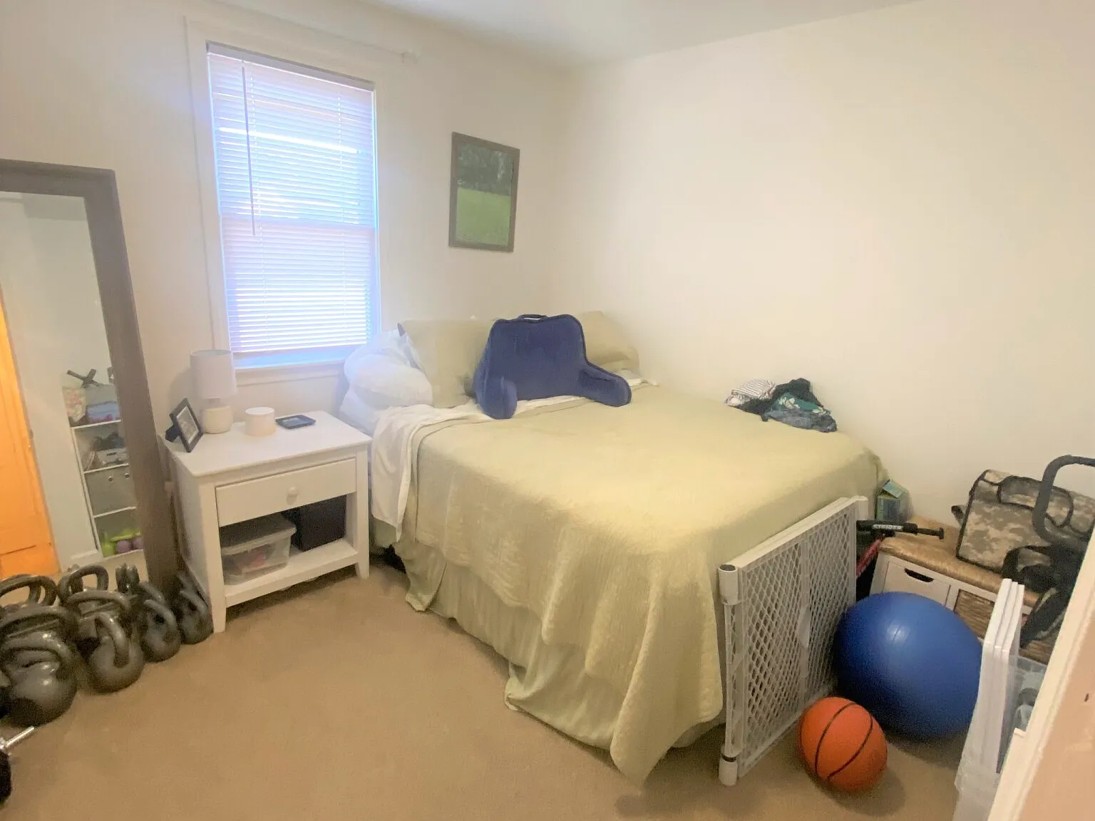 3 bed, 1.0 bath, 1800 sqft, $3,100 — Photo 3