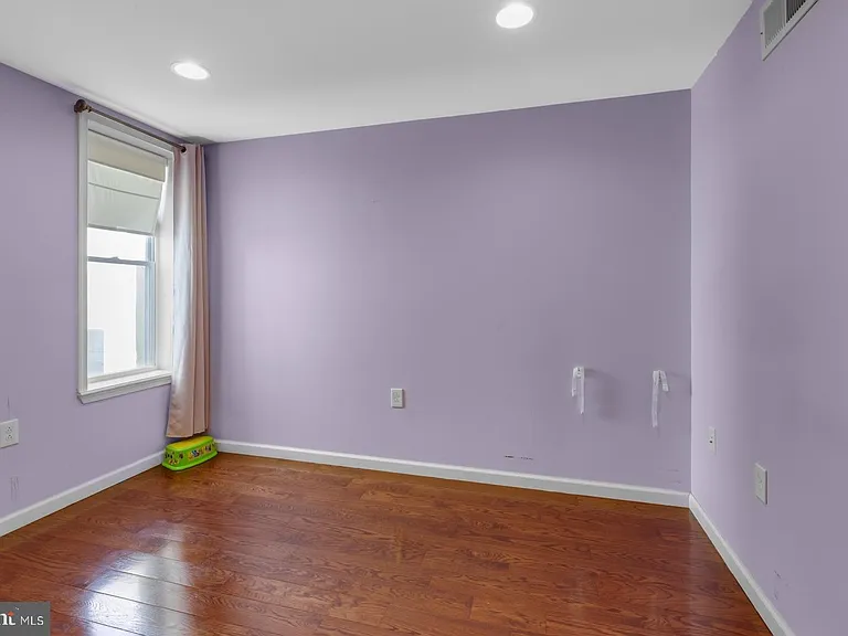 1933 Parrish St — Photo 18