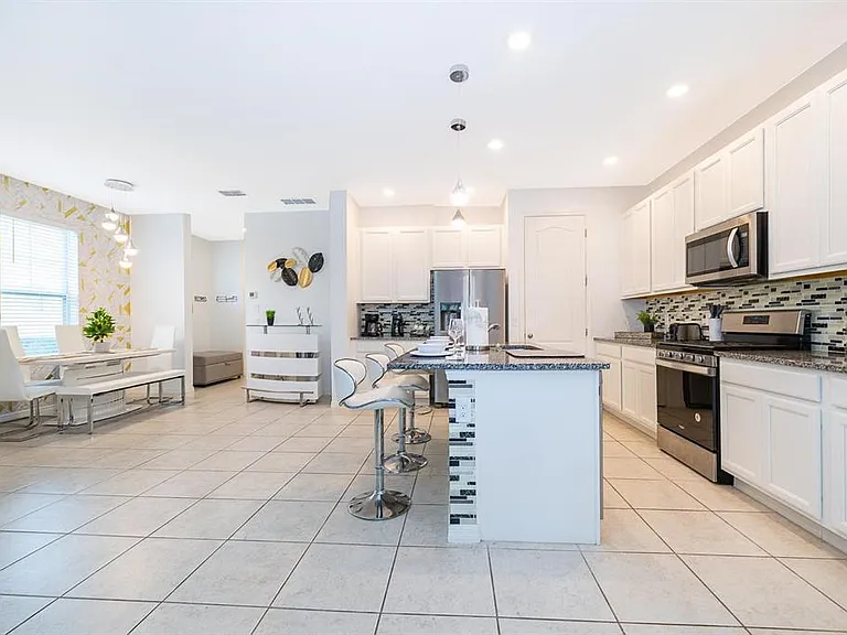 664 Benoi Dr — Photo 10
