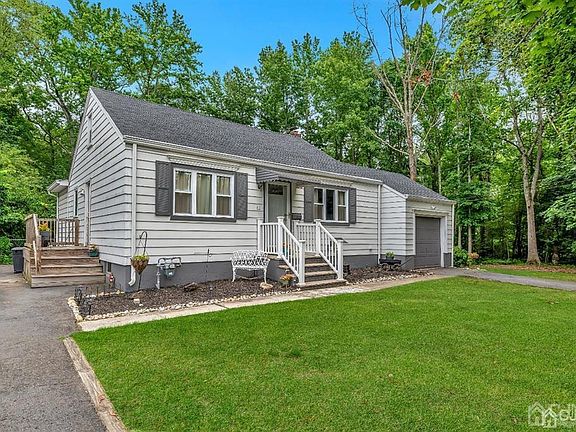 2nd image of 47 Maiden Ln