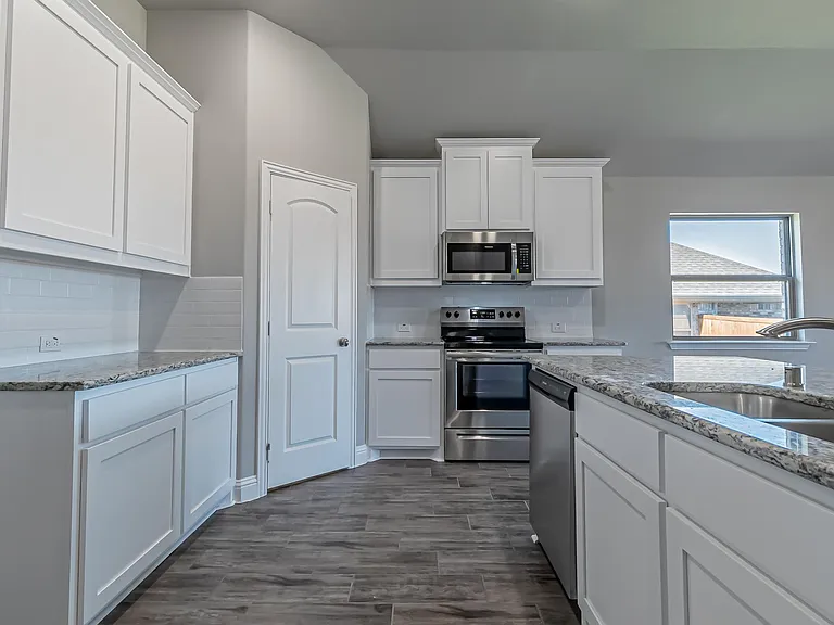 422 Oleander Dr — Photo 13