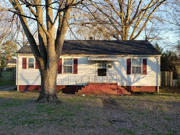 1307 Poston Cir, Gastonia, NC 28054