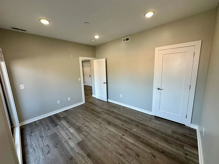 1654 Ridge Ave — Photo 7