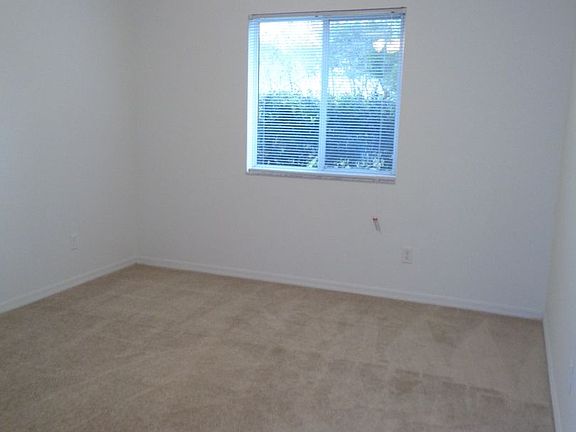 5th image of 2950 Bluffton Cv