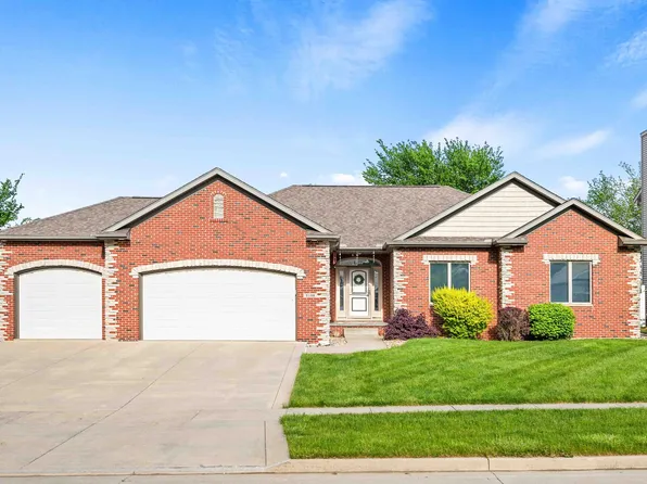 2108 Ridge Creek Dr, Bloomington, IL 61705