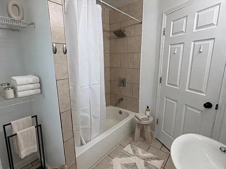 602 E Railroad St — Photo 21