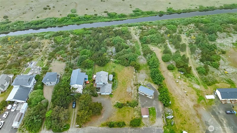 4th image of 20 Haven Lane