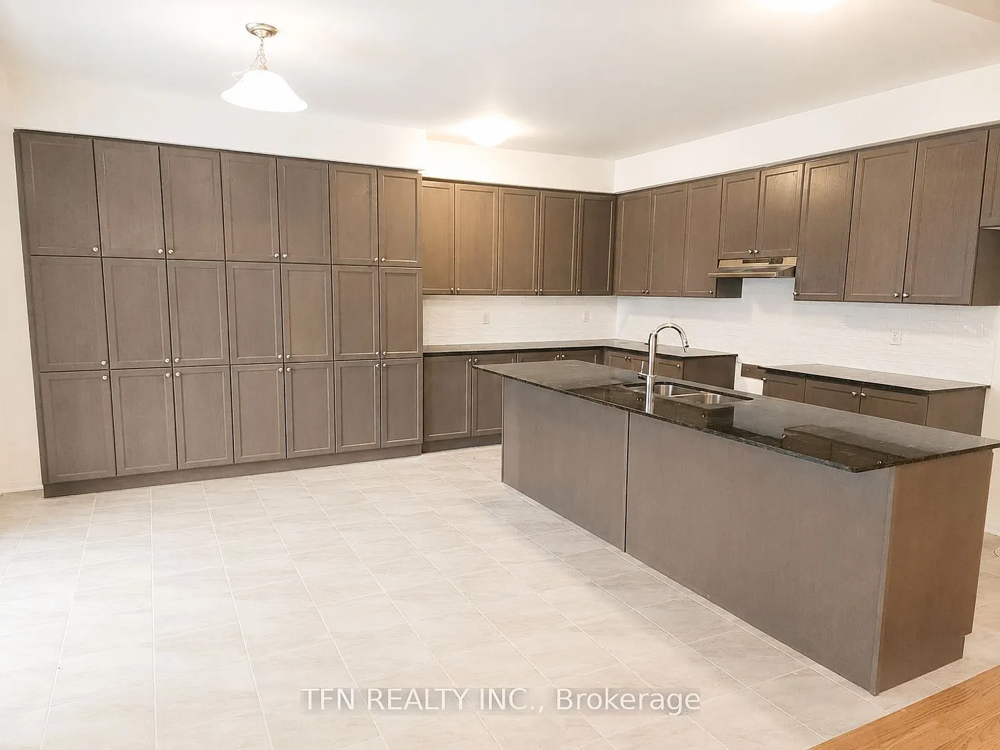 5 bed, $3,200 — Photo 4