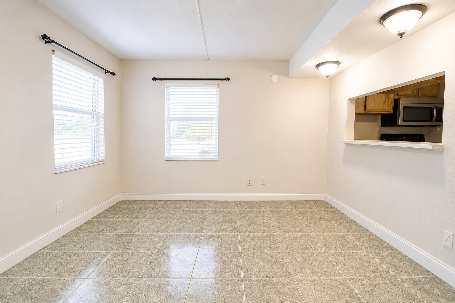 7126 Waterside Dr — Photo 4