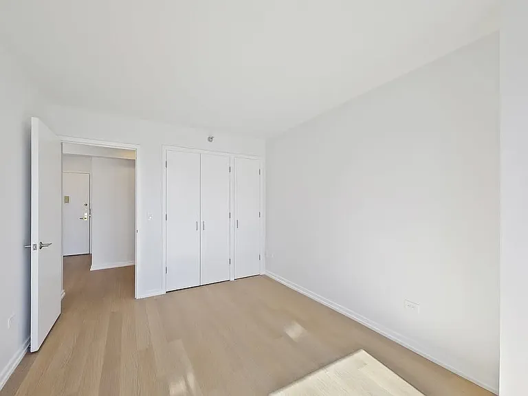 75 W End Ave #P18D — Photo 10