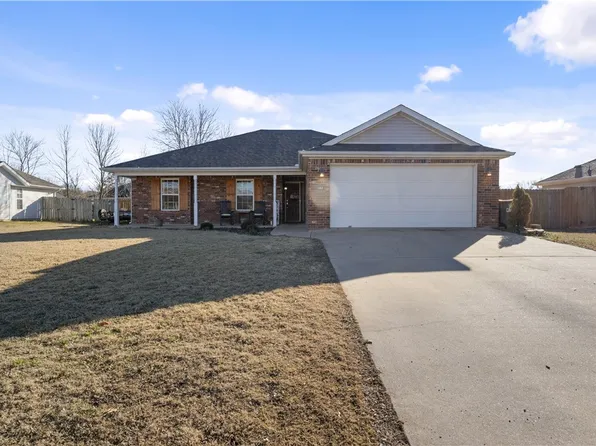 1343 Fox Trail Dr, Elkins, AR 72727
