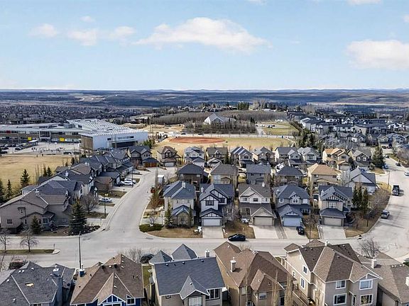 2nd image of 71 Springborough Grn SW