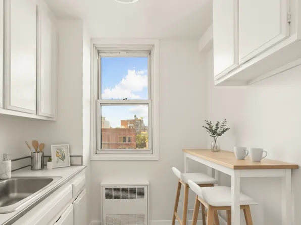 61 Jane Street image 5 of 10