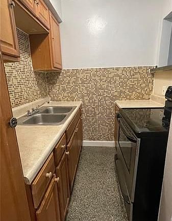 4th image of 1022 SW 28th St