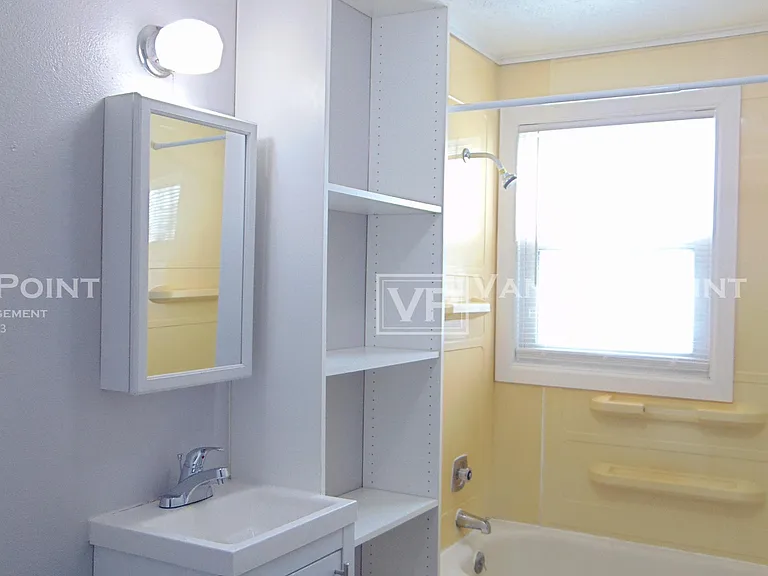 840 Shawano Ave #D — Photo 8