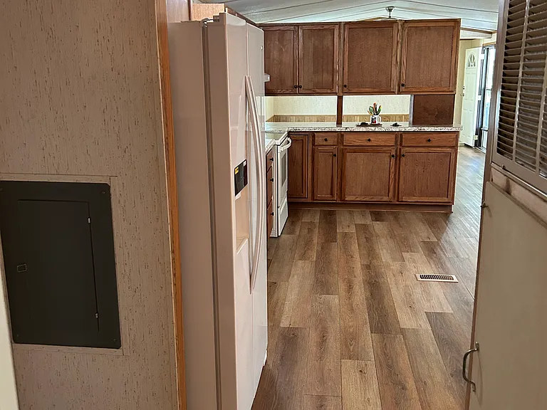 120 Eastridge Ln — Photo 25
