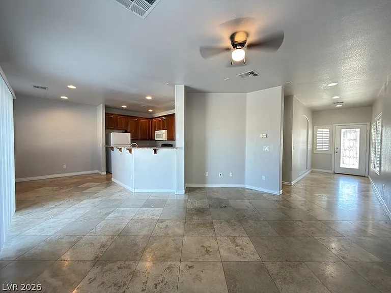 215 Animated Ct — Photo 6