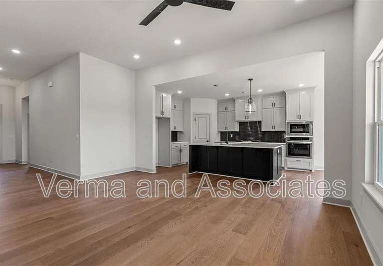 1050 Whistler St — Photo 31