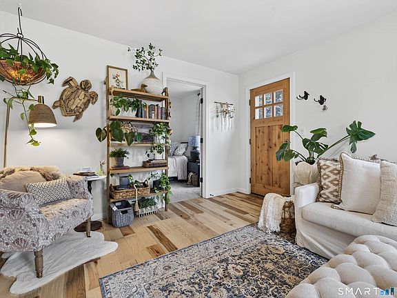 5th image of 247 Midway Oval