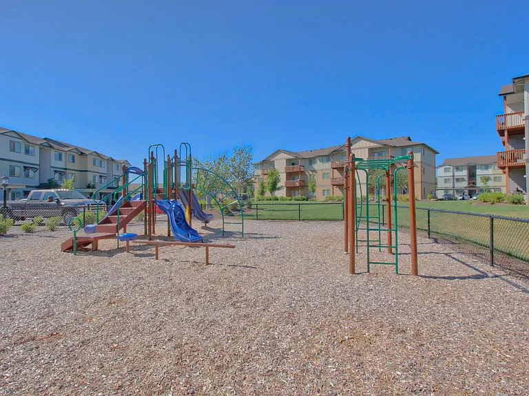The Reserve at Hawk's Ridge — Photo 14