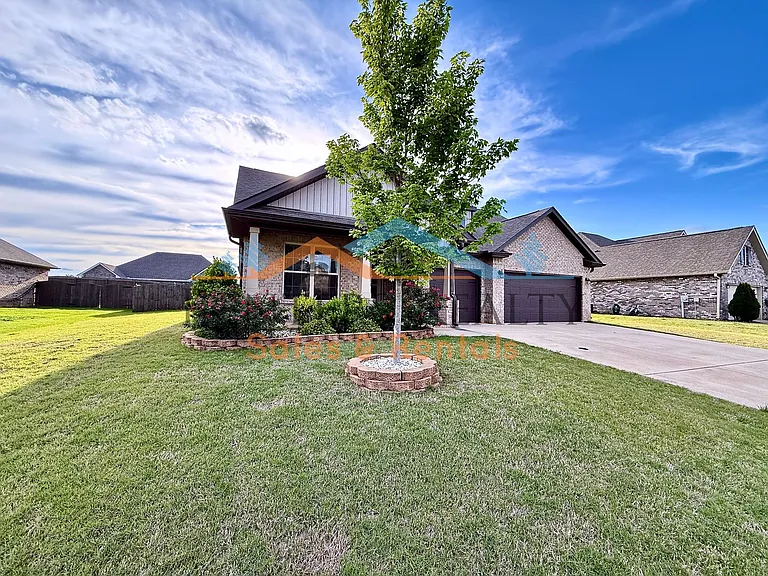 104 Colony Cove Dr — Photo 2