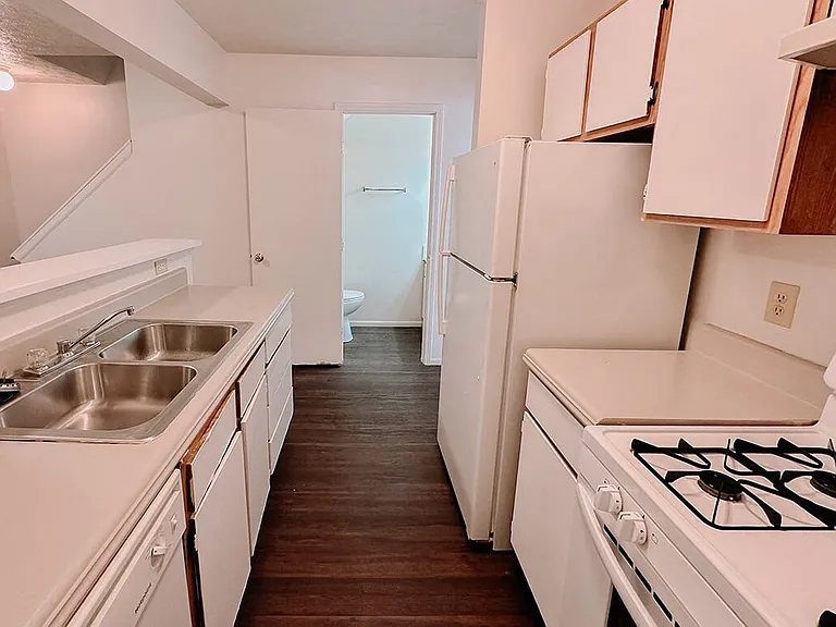 Lots of Cabinet Space!