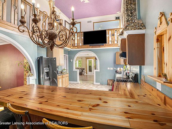 5th image of 4828 Ingham St