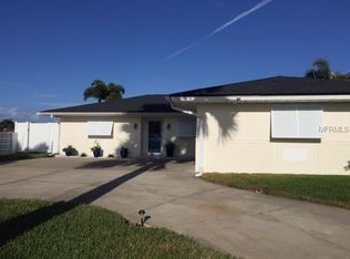 11205 6th St E, Treasure Island, FL 33706
