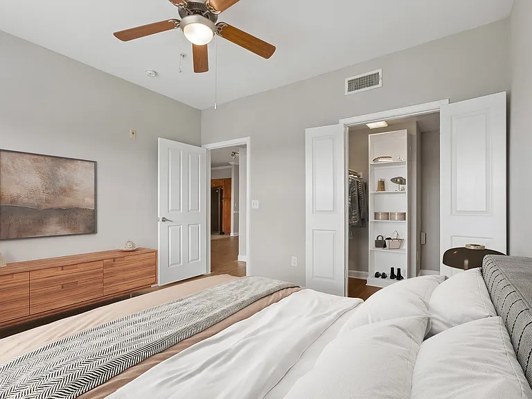 10x Living at Grandview — Photo 15