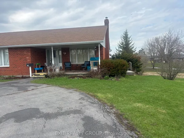 1162 County Road 3 Rd, Prince Edward County, ON K8N 4Z1