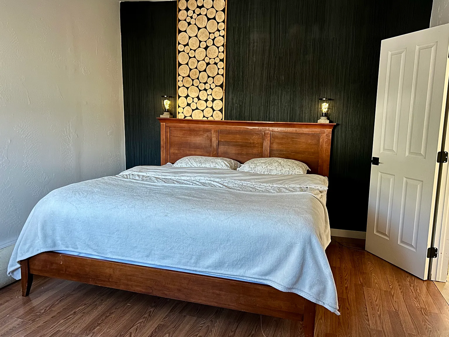 3 bed, 1960 sqft, $3,800 — Photo 2