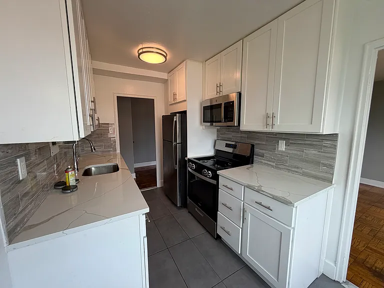 64th Ave — Photo 3