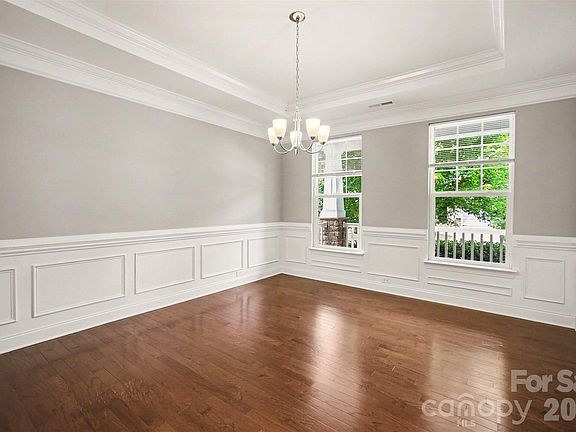 3rd image of 6003 Fallondale Rd