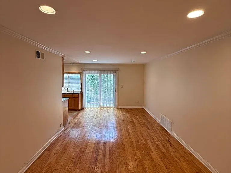 23350 Keswick St — Photo 15
