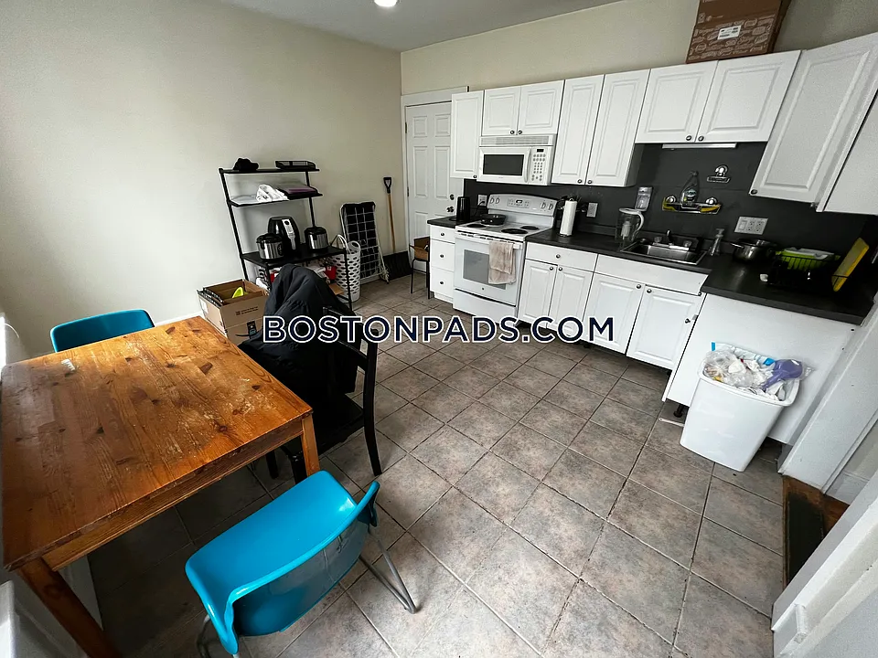 512 Cambridge St #4