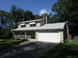 55 Pine Crest Dr, Woonsocket, RI 02895