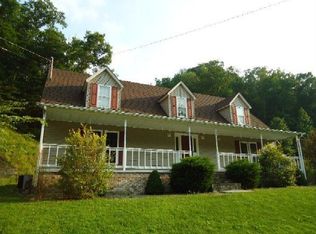 1394 Country Estates Rd, Danville, WV 25053