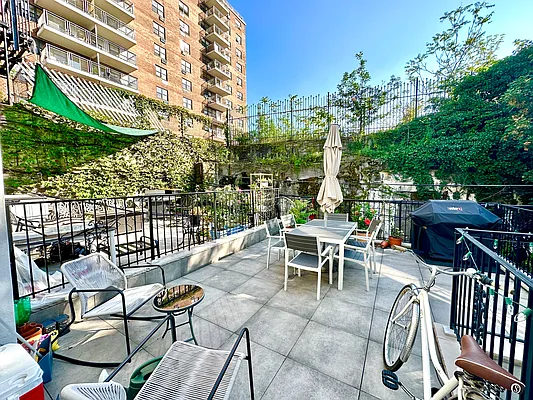 Rented by Remax Real Estate Professionals | media 49