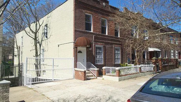 Sold by Matthew Gros-Werter, LREB  | media 1