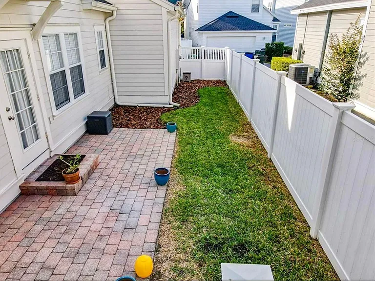 1102 Goldenaster Ct — Photo 4